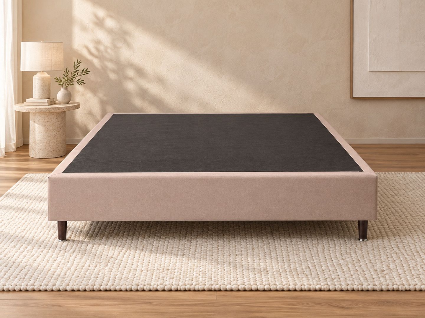 Box Sense HR  com Estrutura de Madeira Tratada e Acabamento em Linho Liso  Altura Total de 37cm em ambiente